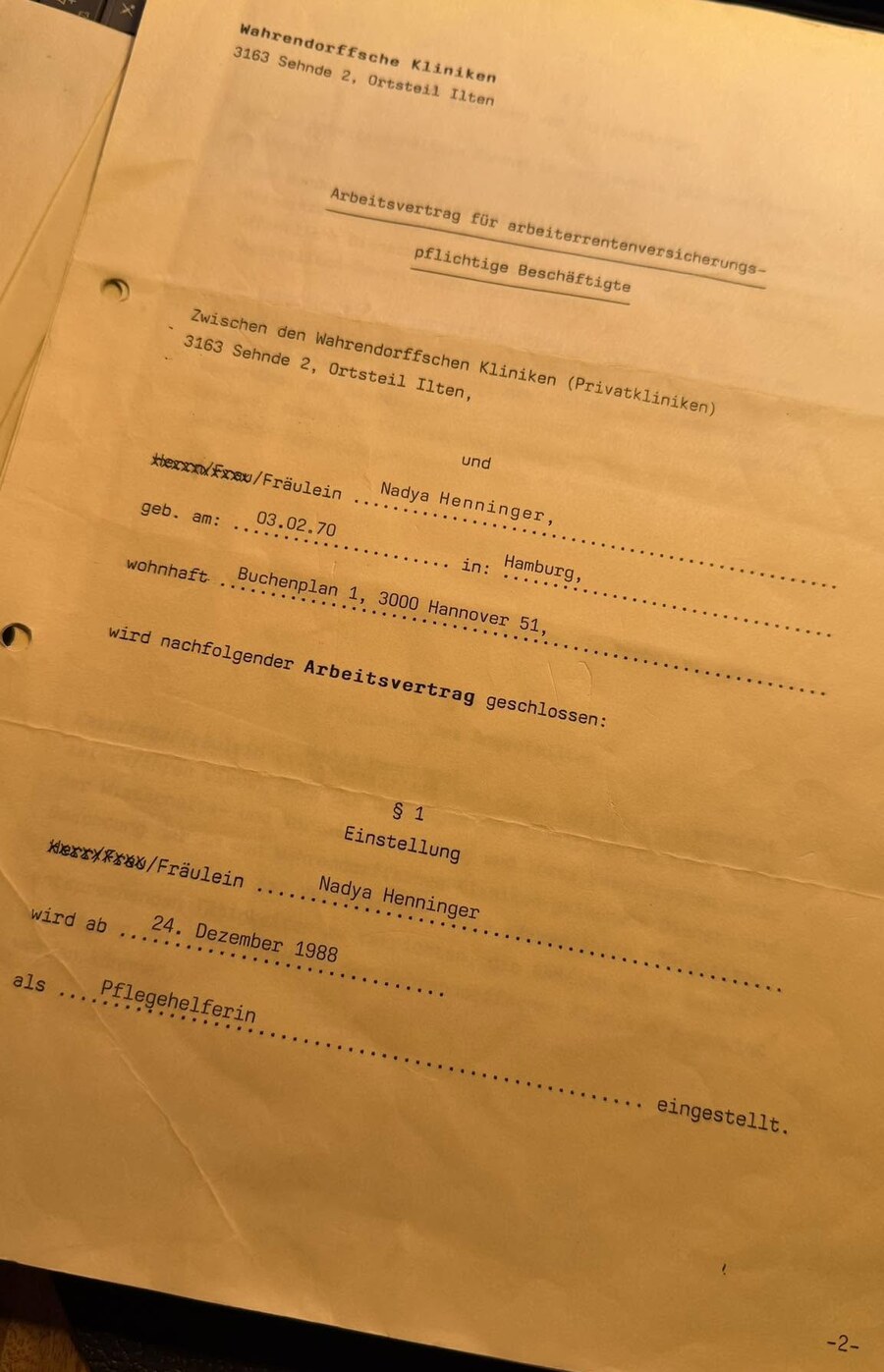 Erster Arbeitsvertrag als Pflegehelferin, Dezember 1988